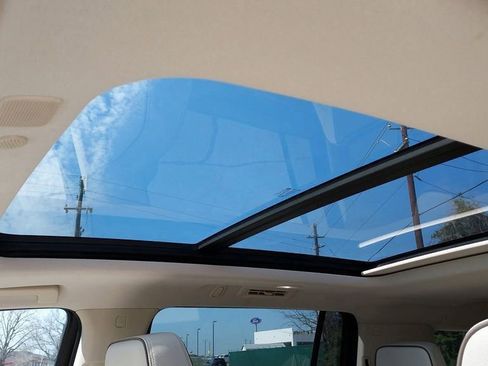 Used 2022 GMC Yukon XL Denali w/ Denali Premium Package image 19