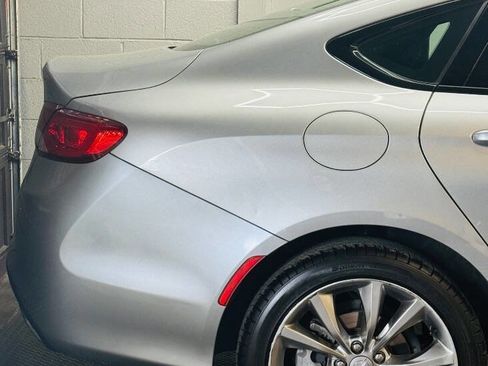 Used 2015 Chrysler 200 S FWD image 7
