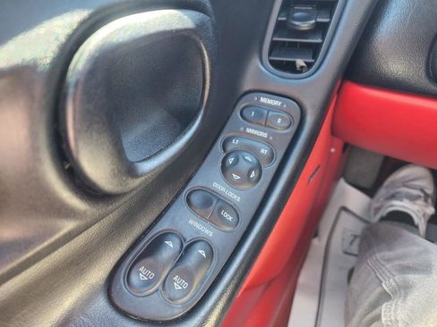 Used 2003 Chevrolet Corvette Base w/ Preferred Equipment Group1 image 21