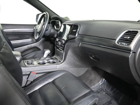 Used 2019 Jeep Grand Cherokee Limited w/ Trailer Tow Group IV image 16