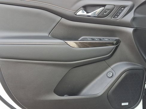 Used 2023 GMC Acadia AT4 w/ Technology Package image 13