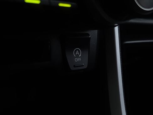 Used 2022 Toyota RAV4 XLE image 16