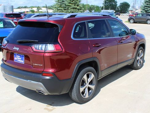Used 2019 Jeep Cherokee Limited AWD/4WD image 5