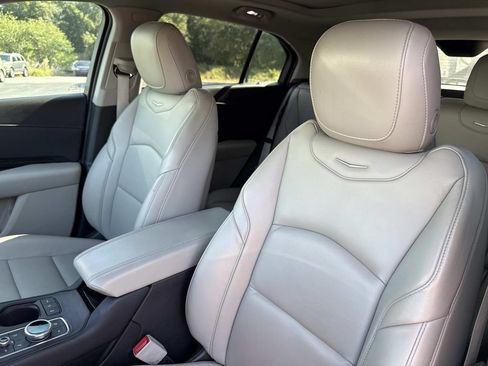 Used 2021 Cadillac XT4 Premium Luxury AWD/4WD image 21
