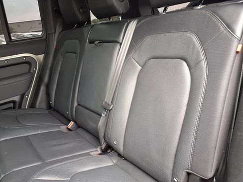 Used 2023 Land Rover Defender 110 X-Dynamic SE image 8