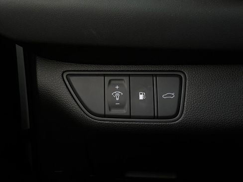 Used 2026 Genesis G70 2.5T RWD image 21