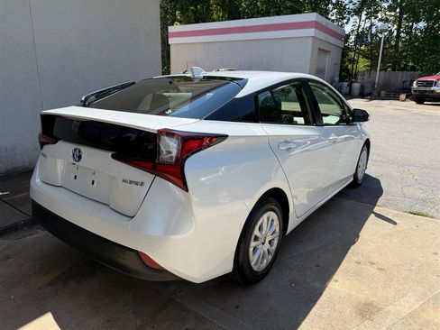 Used 2022 Toyota Prius LE FWD image 3