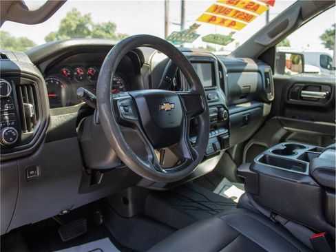 Used 2021 Chevrolet Silverado 1500 W/T w/ WT Value Package AWD/4WD image 2