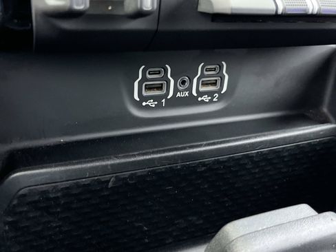 Used 2021 RAM 1500 Laramie AWD/4WD image 35