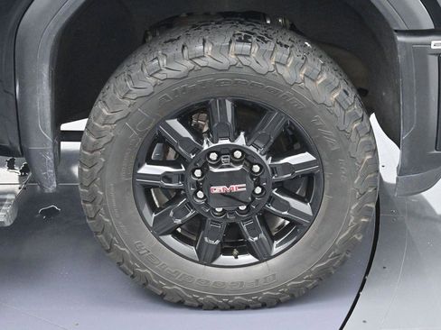 Used 2024 GMC Sierra 2500 AT4 w/ AT4 Premium Plus Package AWD/4WD image 35