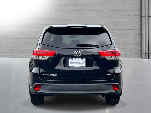 Used 2018 Toyota Highlander LE AWD/4WD image 7