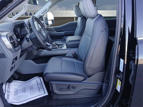 Used 2025 Ford F150 Lariat w/ Equipment Group 501A Mid image 9