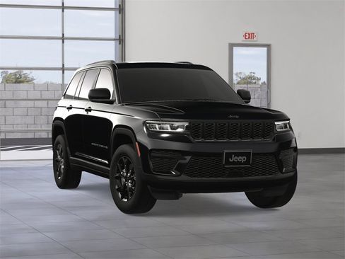 New 2025 Jeep Grand Cherokee Altitude image 6