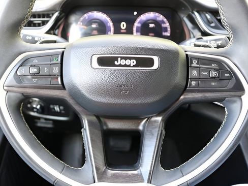 Used 2023 Jeep Grand Cherokee L Limited w/ Luxury Tech Group II image 24