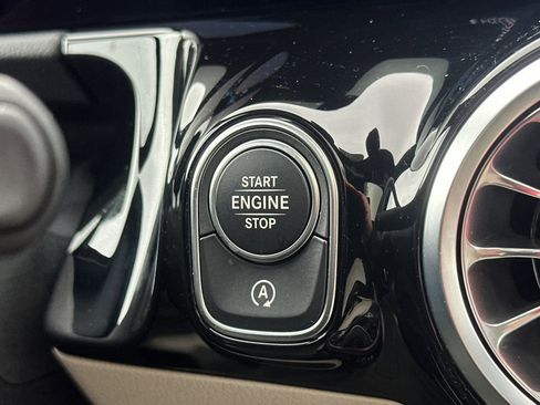 Certified 2025 Mercedes-Benz GLA 250 4MATIC image 22