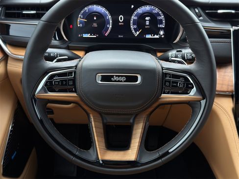 New 2025 Jeep Grand Cherokee L Summit image 12