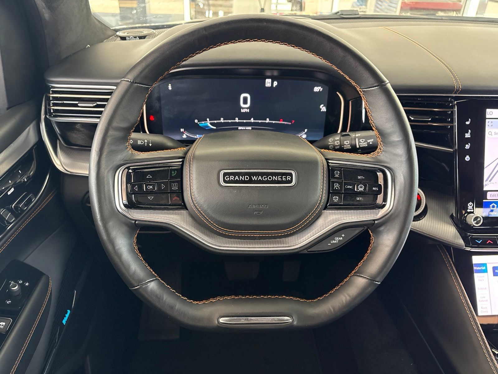 Used 2023 Jeep Grand Wagoneer L Series III AWD/4WD image 34