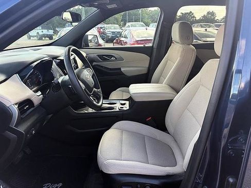 Used 2023 Chevrolet Traverse LT FWD image 13