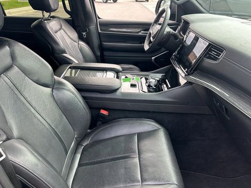Used 2022 Jeep Wagoneer Series II image 36