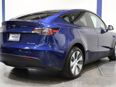 Used 2023 Tesla Model Y Long Range AWD/4WD image 10