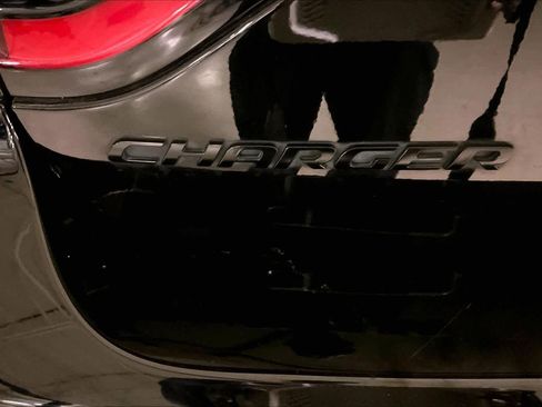 Used 2021 Dodge Charger SXT w/ Blacktop Package image 10