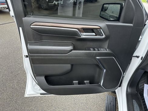 Used 2024 Chevrolet Silverado 1500 LT AWD/4WD image 16