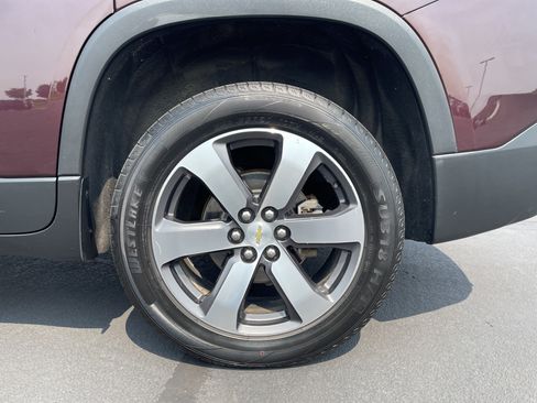 Used 2018 Chevrolet Traverse LT w/ LPO, Cargo Package AWD/4WD image 28