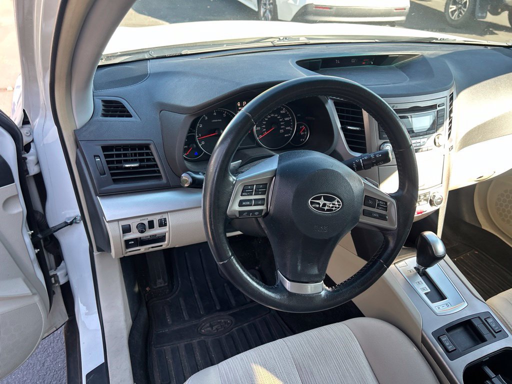 Used 2013 Subaru Outback 2.5i Premium AWD/4WD image 21