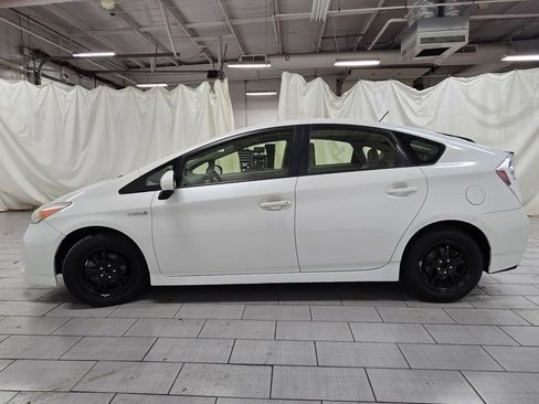 Used 2013 Toyota Prius Three w/ Solar Roof Pkg image 12