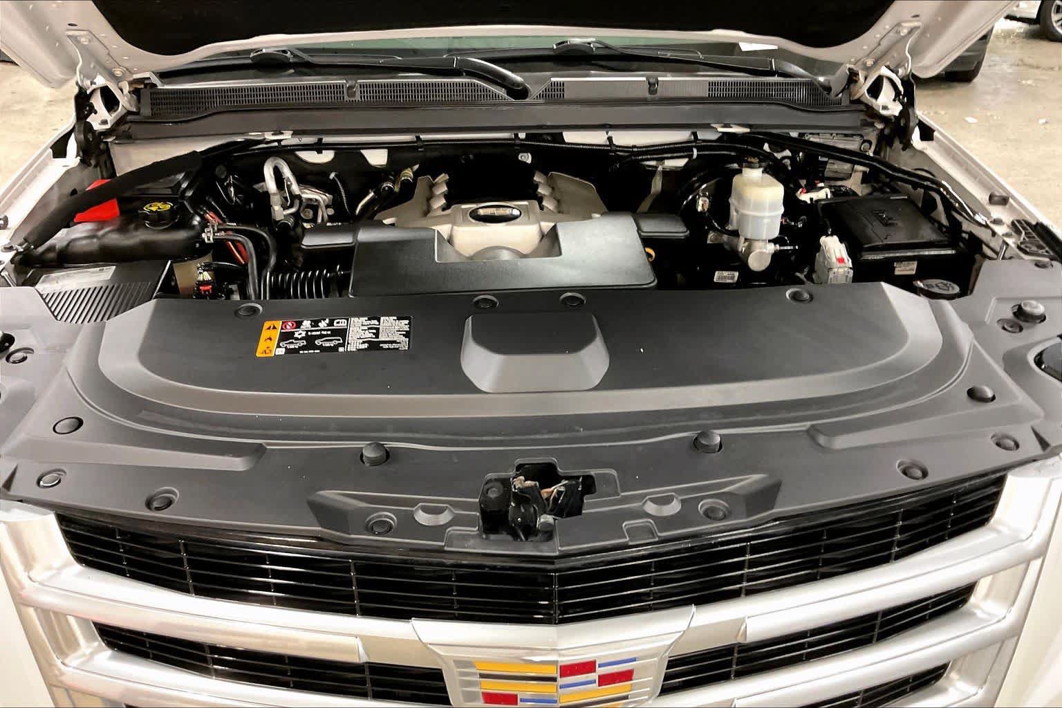 Used 2019 Cadillac Escalade ESV Luxury AWD/4WD image 32