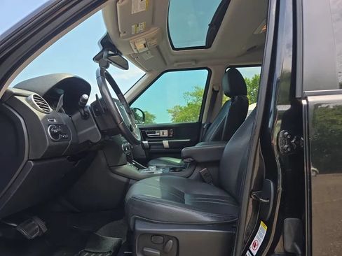 Used 2016 Land Rover LR4 HSE Silver Edition AWD/4WD image 15