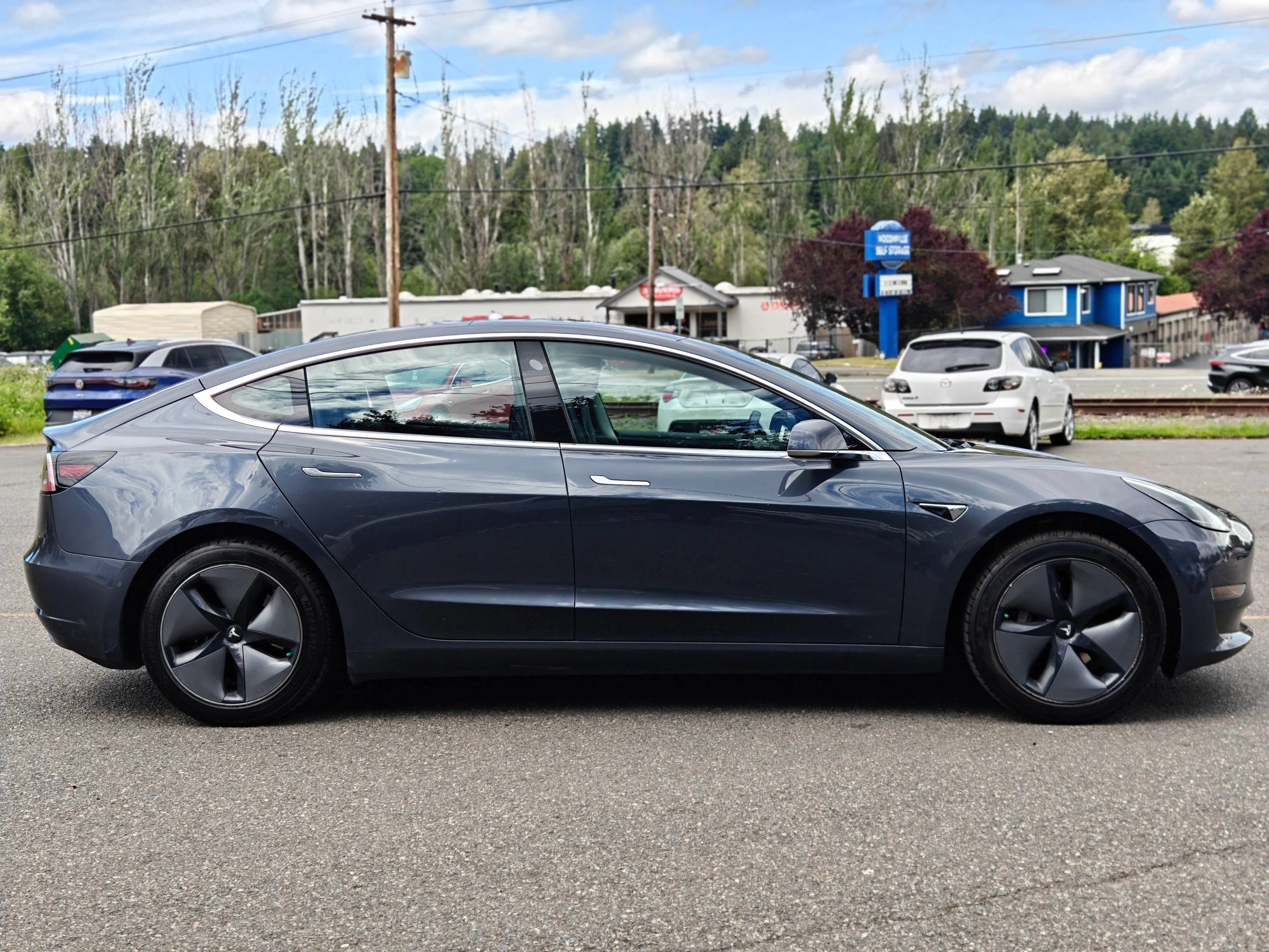 Used 2018 Tesla Model 3 Long Range RWD image 17