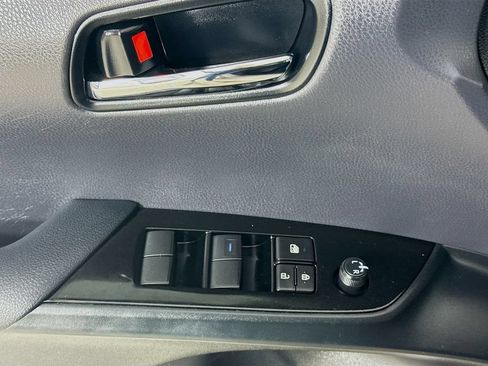 Used 2021 Toyota Prius Prime LE FWD image 21