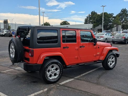 Used 2015 Jeep Wrangler Unlimited Sahara w/ Connectivity Group AWD/4WD image 5