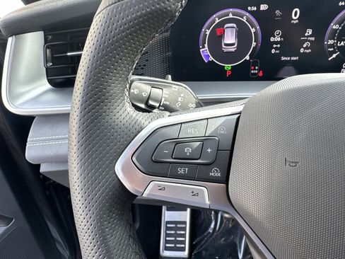 New 2026 Volkswagen Tiguan SE R-Line FWD image 17