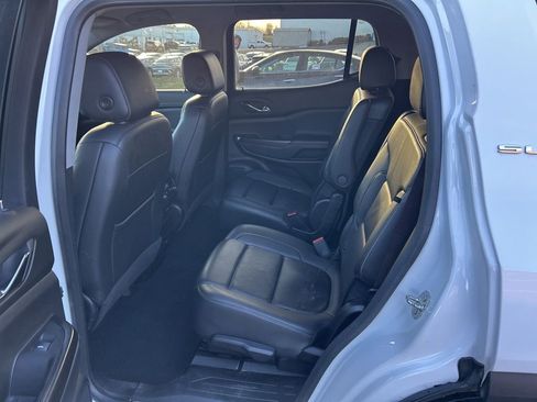 Used 2023 GMC Acadia SLT image 9