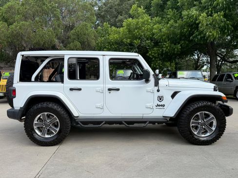 Used 2021 Jeep Wrangler Unlimited Sahara AWD/4WD image 21