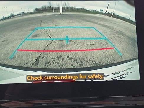 Used 2024 Toyota Corolla Cross LE image 9