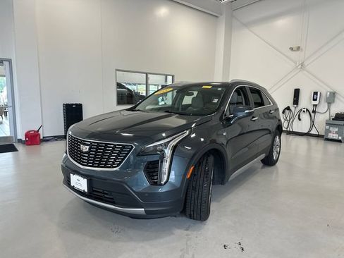 Used 2021 Cadillac XT4 Premium Luxury w/ Sun And Sound Package AWD/4WD image 5