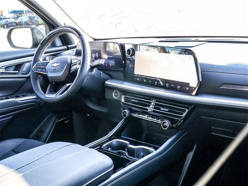 Used 2026 Chevrolet Traverse LT w/ Enhanced Driving Package image 23