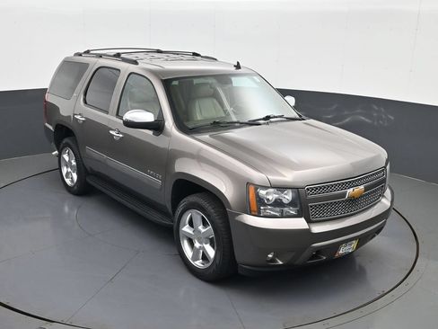 Used 2012 Chevrolet Tahoe LTZ AWD/4WD image 16