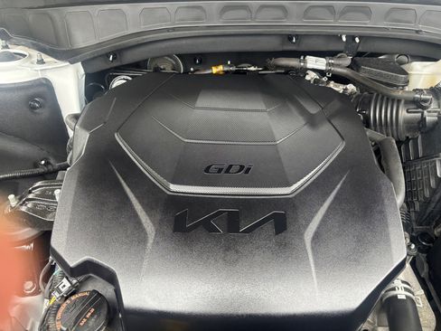 Used 2023 Kia Telluride EX w/ EX Captain's Chair Package FWD image 17