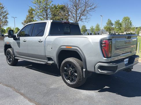 Used 2025 GMC Sierra 2500 AT4 w/ AT4 Premium Plus Package AWD/4WD image 8