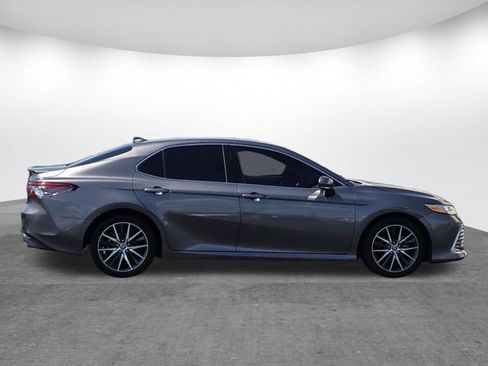 Used 2024 Toyota Camry XLE FWD image 3