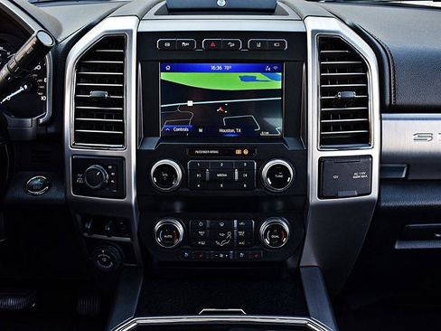 Used 2020 Ford F250 Platinum w/ FX4 Off-Road Package AWD/4WD image 29