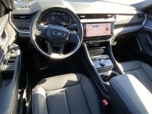 New 2026 Jeep Grand Cherokee Limited w/ Luxury Tech Group II image 10