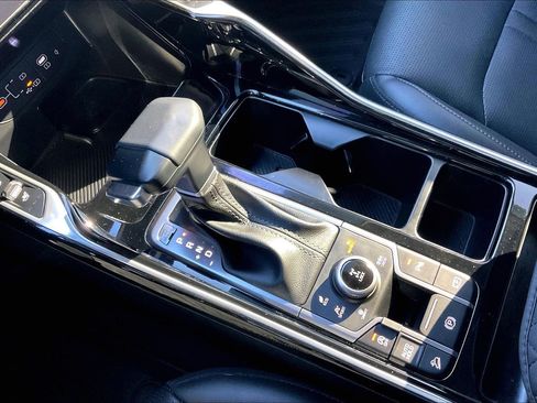 Used 2025 Kia Sorento SX image 14