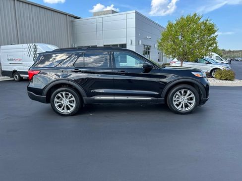 Certified 2023 Ford Explorer XLT w/ Equipment Group 202A AWD/4WD image 6
