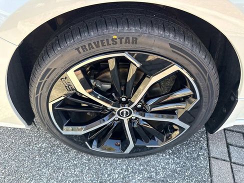 Certified 2023 Nissan Altima 2.5 SR image 11