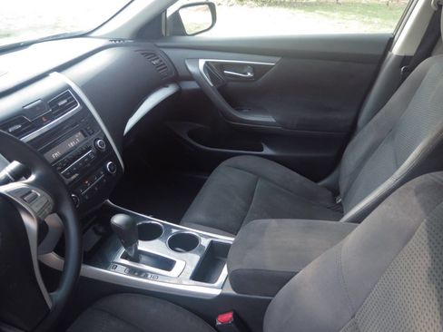 Used 2014 Nissan Altima 2.5 S w/ Sport Value Package image 11
